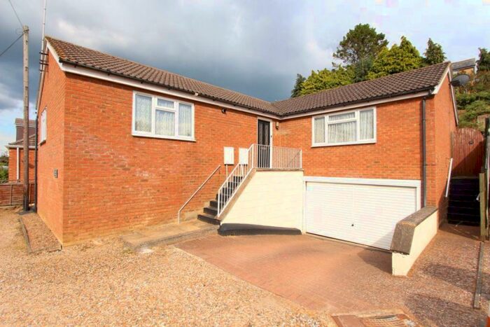 3 Bedroom House To Rent In Village Of Heath And Reach, LU7
