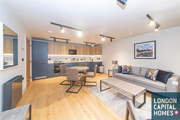 2 Bedroom Flat To Rent In Newham's Yard, Tower Bridge Road, London, SE1