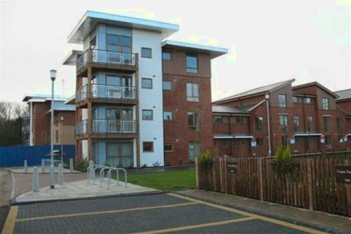 1 Bedroom Flat To Rent In Commonwealth Drive, Crawley, RH10