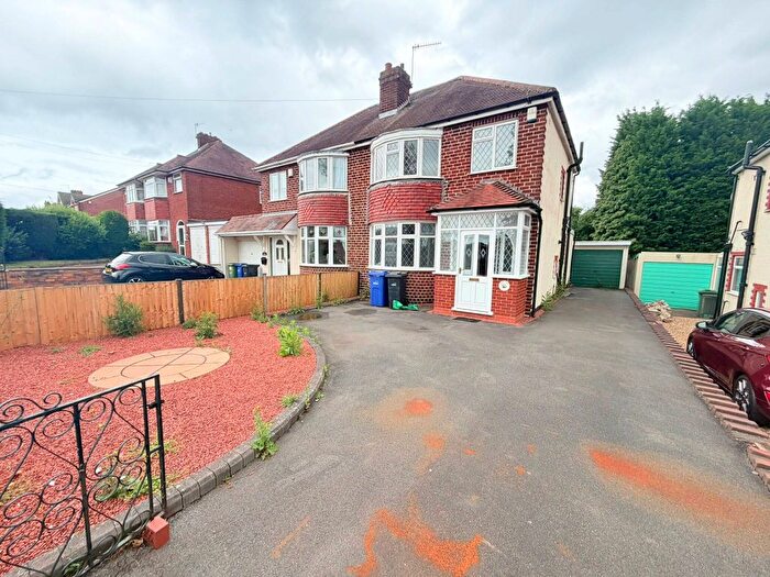 3 Bedroom Semi Detached House To Rent In Tiled House Lane, Brierley Hill, DY5