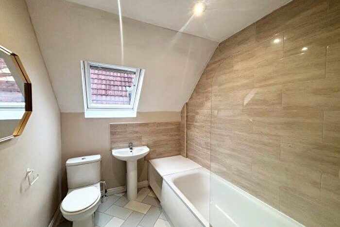 3 Bedroom Flat To Rent In Woodstock Road, Bristol, BS6
