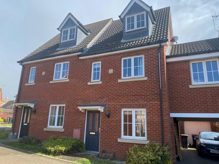 3 Bedroom Town House To Rent In Jacksnipe Close, Stowmarket, Suffolk, IP14