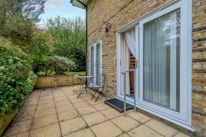 2 Bedroom Apartment To Rent In Watford Road, HA6