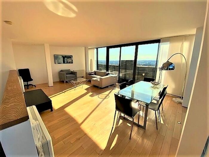 3 Bedroom Flat To Rent In Lilycroft Road, Bradford, BD9