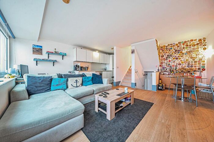2 Bedroom Flat For Sale In George Beard Road, Deptford, London, SE8