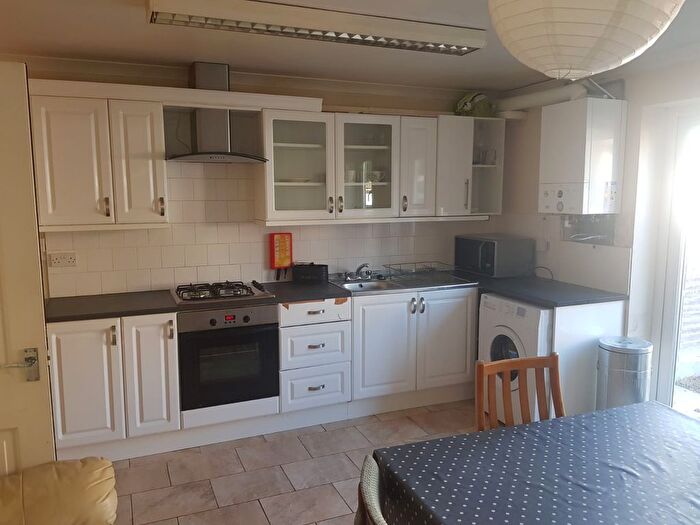 4 Bedroom Semi-Detached House To Rent In Stanley Road, Oxford, OX4