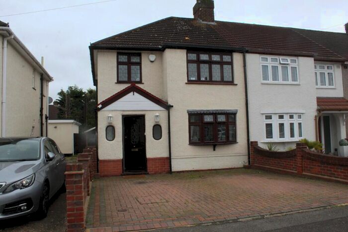 3 Bedroom Semi-Detached House To Rent In Carnforth Gardens, Hornchurch, London, RM12