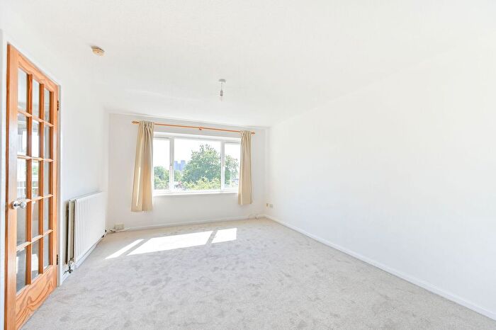 1 Bedroom Flat For Sale In Buckingham Avenue, Perivale, Greenford, UB6