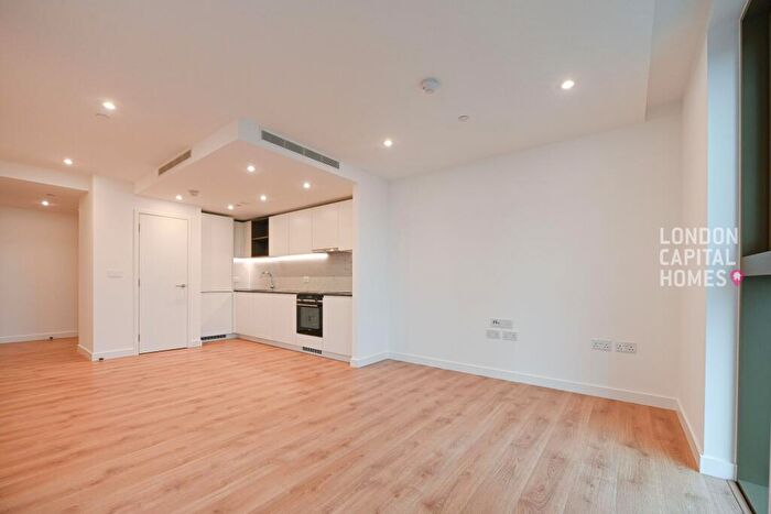 1 Bedroom Apartment To Rent In One Thames Quay, Marsh Wall, London, E14