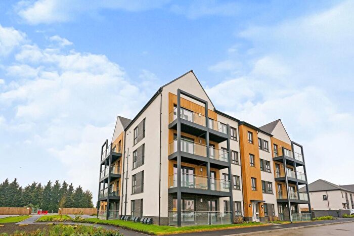 2 Bedroom Penthouse To Rent In Barrington Way, Leeds, West Yorkshire, LS15