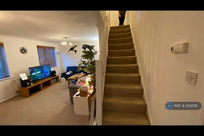 3 Bedroom Semi-Detached House To Rent In Bensham Road, Gateshead, NE8