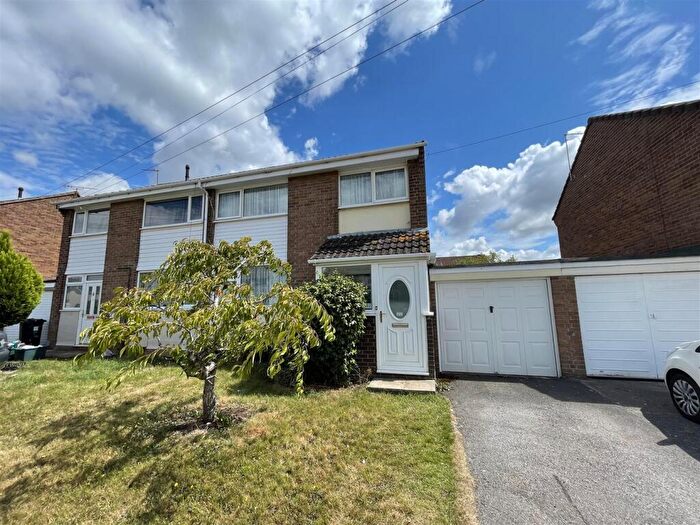 2 Bedroom Semi-Detached House For Sale In Milton Road, Yate, BS37