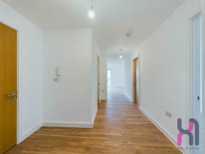 3 Bedroom Apartment To Rent In Pomona Strand, Manchester, Greater Manchester, M16