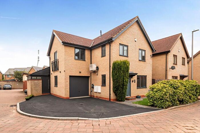 4 Bedroom Detached House For Sale In Goodrington Place, Broughton, MK10