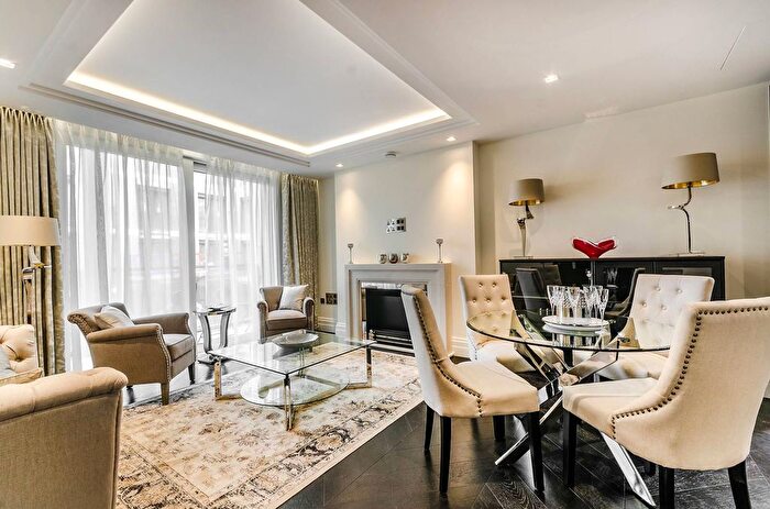 2 Bedroom Flat To Rent In Gladstone House, The Strand, London, WC2R