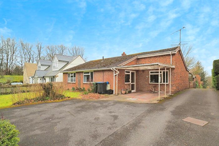 3 Bedroom Detached Bungalow For Sale In Stonehenge Road, Amesbury, Salisbury, SP4