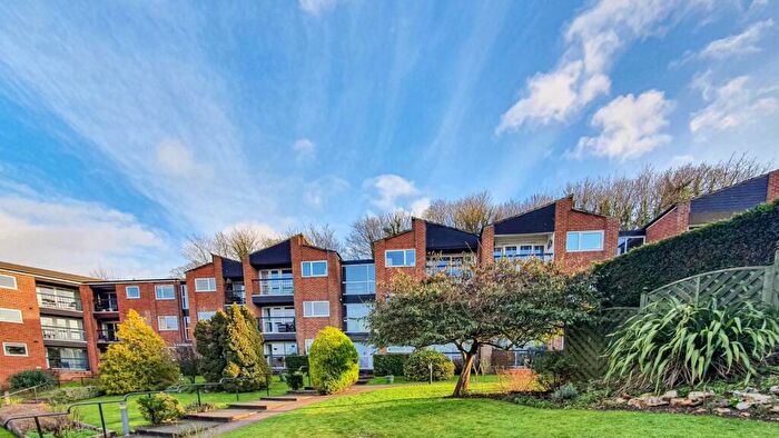 1 Bedroom Flat For Sale In The Spinney, Hertford, SG13