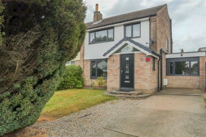 4 Bedroom Semi-Detached House To Rent In Rockwood Grove, LS28