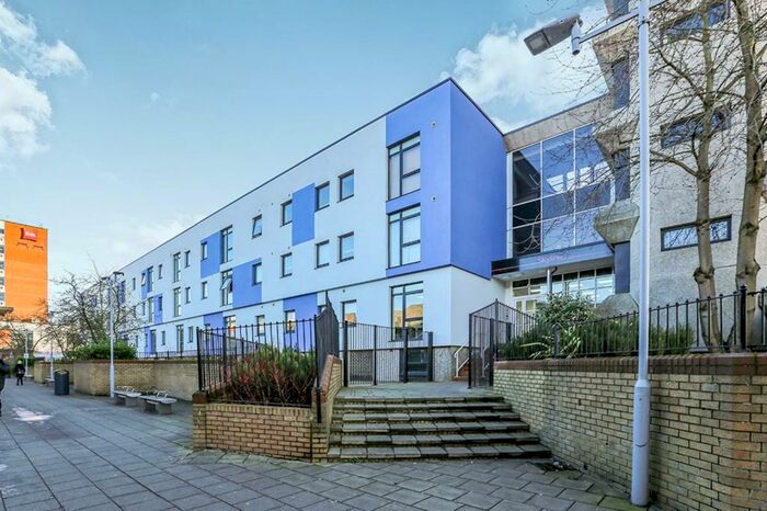 1 Bedroom Flat To Rent In Skyline House Swingate, Stevenage, Hertfordshire, SG1