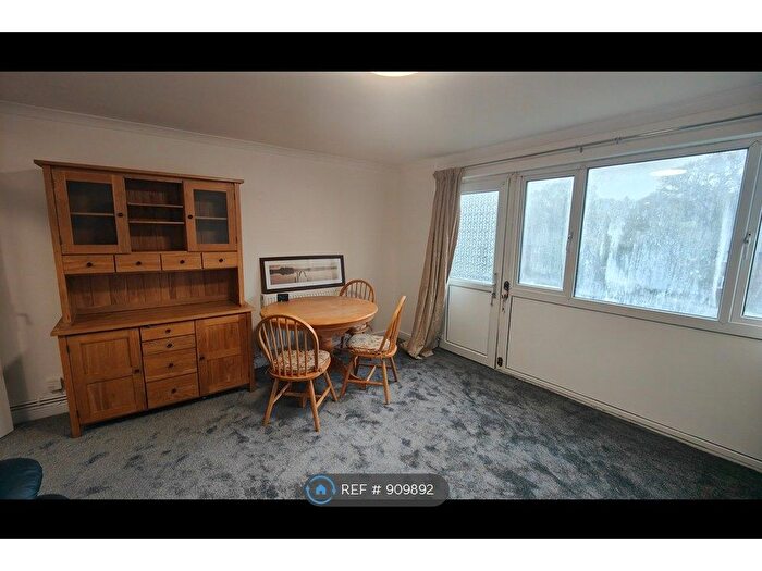 Studio To Rent In Ladies Grove, St. Albans, AL3