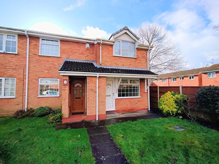 2 Bedroom Flat To Rent In Babworth Close, Pendeford, Wolverhampton, WV9