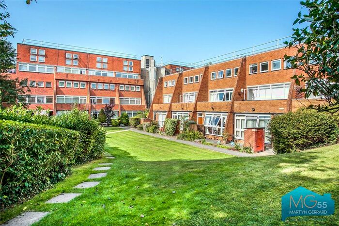 2 Bedroom Flat To Rent In Holden Avenue, North Finchley, London, N12