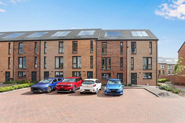 3 Bedroom Town House For Sale In Cunningham Square, Portobello, Edinburgh, EH15