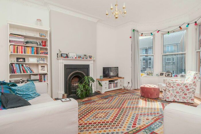 2 Bedroom Villa To Rent In L &#; Willowbrae Road, Edinburgh, EH8