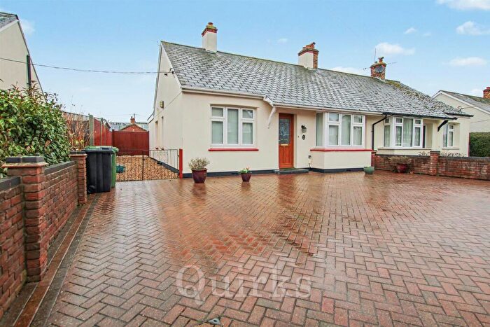 3 Bedroom Semi-Detached Bungalow For Sale In Church Road, Noak Mead, SS15