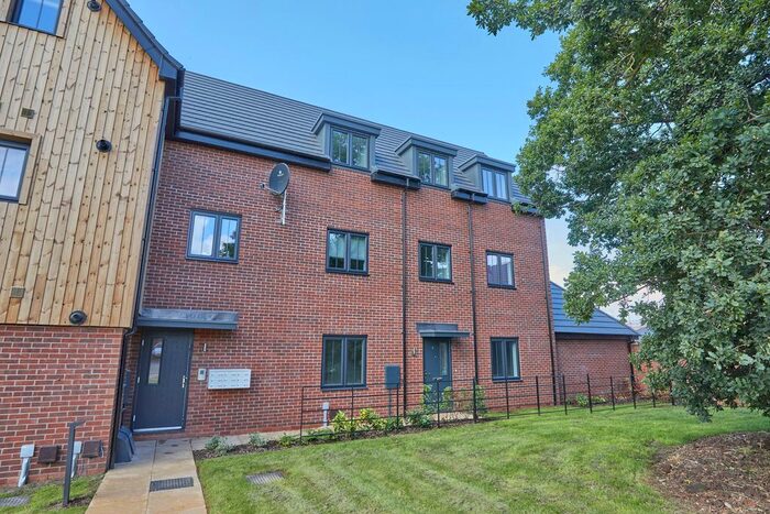 2 Bedroom Flat To Rent In Nathaniel Drive, Derby, DE22