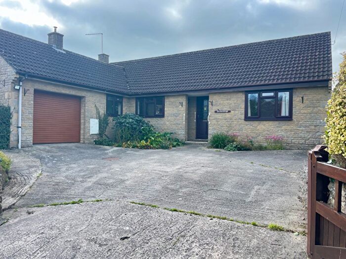 2 Bedroom Bungalow To Rent In Orchard Leigh, Holton., BA9