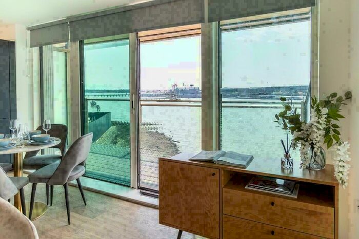 2 Bedroom Apartment To Rent In Vantage Tower, Centenary Plaza, SO19