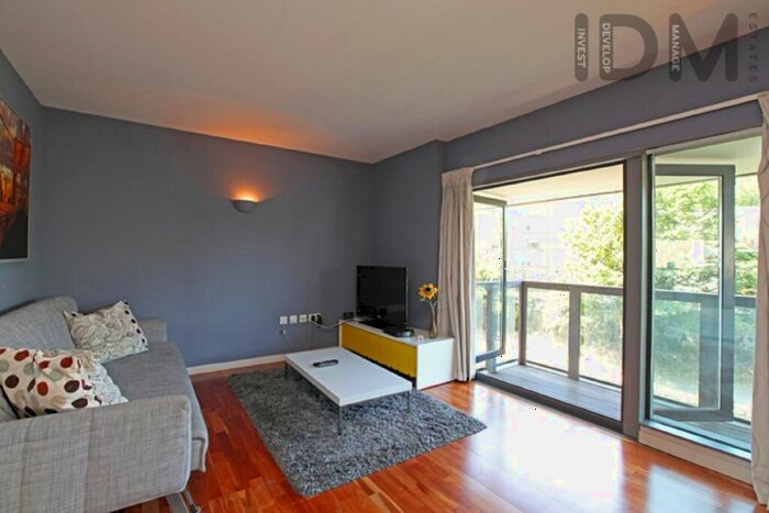 2 Bedroom Flat To Rent In Poole Street, London, N1