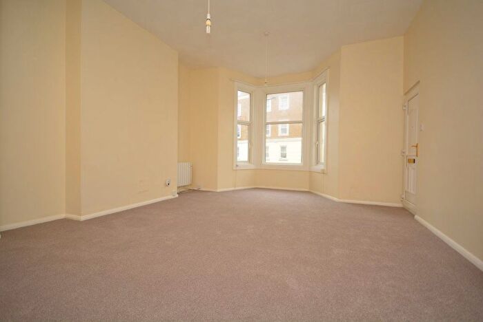 1 Bedroom Flat To Rent In Carlton Mansions, Sweyn Road, Cliftonville, CT9