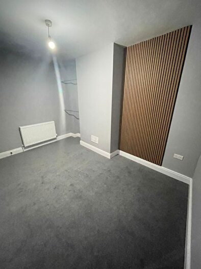 2 Bedroom Terraced House To Rent In Autumn Terrace, Leeds, LS6