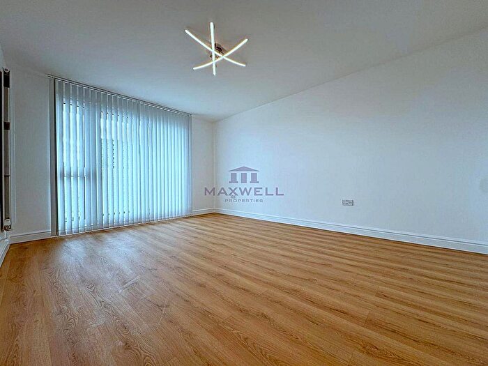 2 Bedroom Flat To Rent In Gayton House, Chiltern Road, London, E3