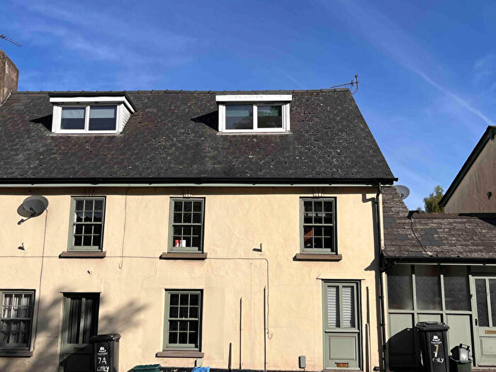 3 Bedroom Flat To Rent In Gloucester Road, GL16