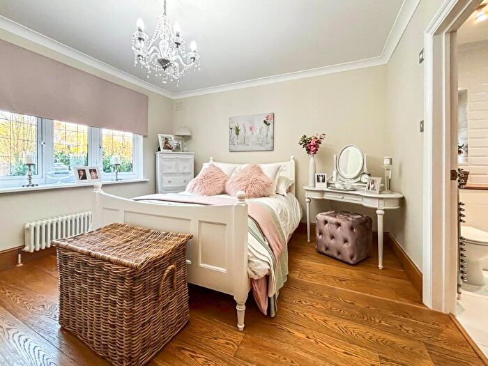 5 Bedroom Detached House For Sale In Tile Kiln Lane, Bexley, Kent, DA5