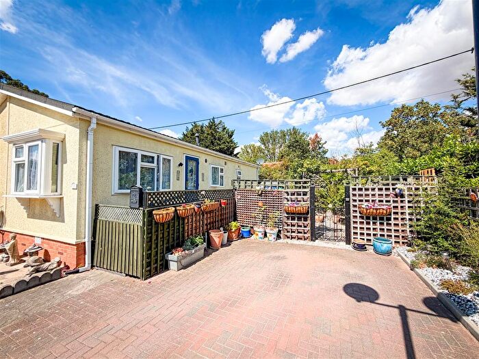 1 Bedroom Mobile/park Home For Sale In Flagship Park, Flag Hill, Great Bentley, Essex, CO7
