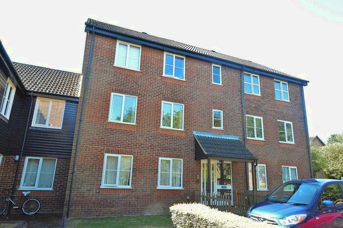 2 Bedroom Flat To Rent In Chiltern Court, Twyford Road, St Albans, AL4