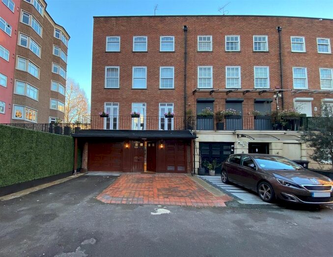 4 Bedroom Flat To Rent In Moncorvo Close, London, SW7