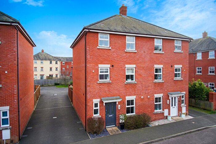 4 Bedroom Semi Detached House For Sale In Greenland Avenue, Wymondham, NR18