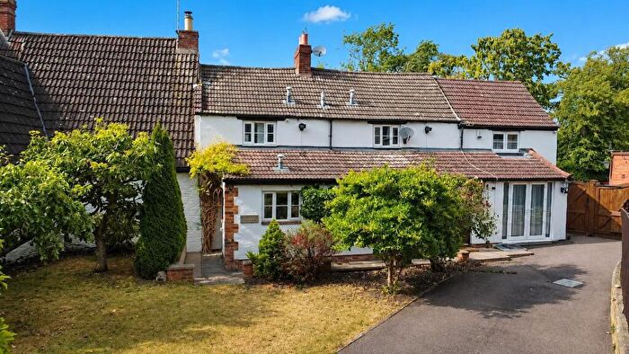 4 Bedroom Cottage For Sale In Bell End, Wollaston, Northamptonshire, NN29