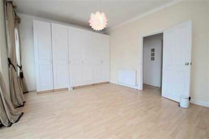 Flat To Rent In Springbank Road, Hither Green SE13