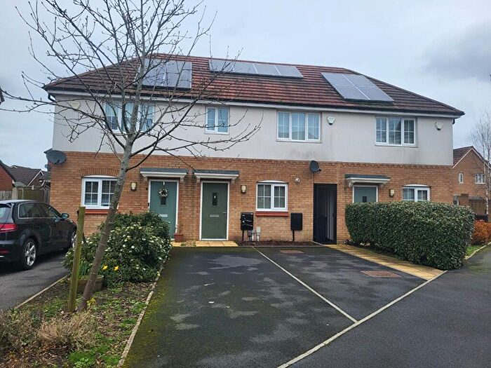 2 Bedroom End Of Terrace House To Rent In Millbank Close, Oldham, Greater Manchester, OL8