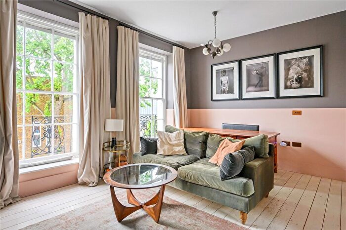 3 Bedroom Apartment For Sale In Offord Road, Barnsbury, London, N1