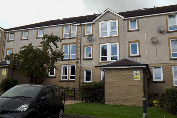 2 Bedroom Flat To Rent In Whinwell Road, FK8