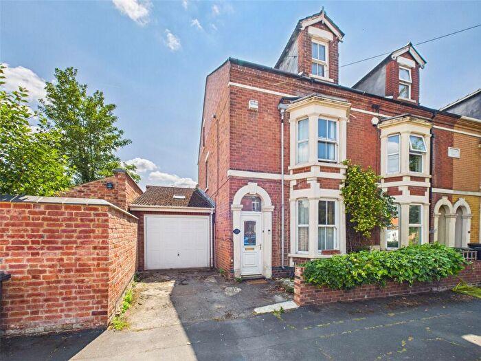 5 Bedroom Semi-Detached House For Sale In Honyatt Road, Kingsholm, Gloucester, Glos, GL1