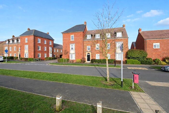 2 Bedroom Apartment For Sale In Wilkinson Road, Bedford, MK42