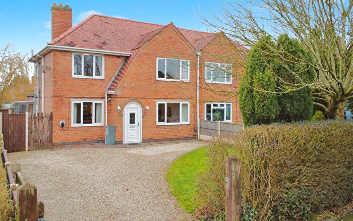 3 Bedroom Semi Detached House For Sale In Abbey Drive, Ashby-De-La-Zouch, LE65